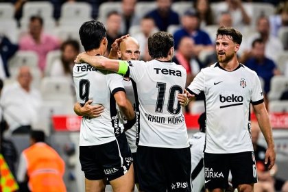 Beşiktaş 1-0 Hradec Králové'yi sahasında play-off turuna yükseldi
