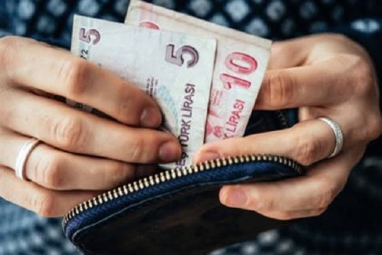 Birleşik Kamu-İş Konfederasyonu; Açlık sınırı Ocak ayında, önceki göre 1.431 Lira artarak 32 bin 86 Liraya ulaştı
