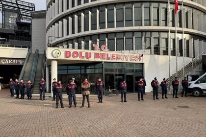 Bolu Belediyesi'ne yeni operasyon: gözaltına alınan 3 kişi adliyeye sevk edildi