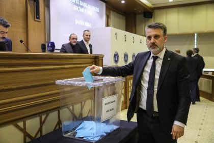 Bursa Büyükşehir Belediyesi AK Parti'ye geçti