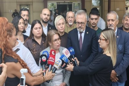 CHP Heyeti, Manisa'daki Okul Saldırısında Yaralanan Öğrencileri Ziyaret Etti