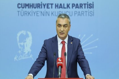 CHP Sözcüsü Müslim Sarı, MYK açıklamasında: 15 İl’e atama yapıldı, 7 İl örgütü feshedildi ve 3 isim kesin ihraç talebiyle YDK’ya tedbirli sevk edildi