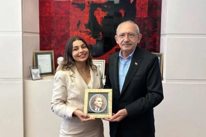 CHP tarihinin ilk kadın Gençlik Kolları Genel Başkanı Av. Berfin Karan oldu