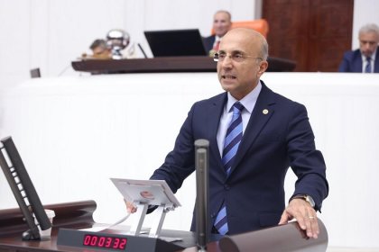 CHP’li Aşkın Genç: Emeklinin bayram ikramiyesi ancak 2 kilo baklavaya yetiyor