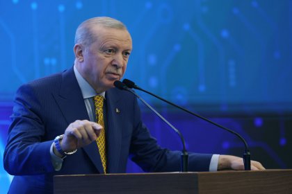 Cumhurbaşkanı Erdoğan: Aile kurumunun ve ailevi değerlerin muhafazasını beka meselesi olarak görüyoruz