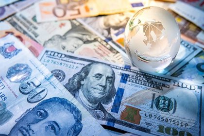 Dolar ve euro haftaya yükselişle başladı