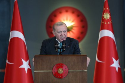 Erdoğan'dan Valilere; devlet bizde yalnızca idari bir teşkilatlanmayı ifade etmez. Aynı zamanda kudret, saadet, şefkat ve merhamet gibi anlamları da ihtiva eder!