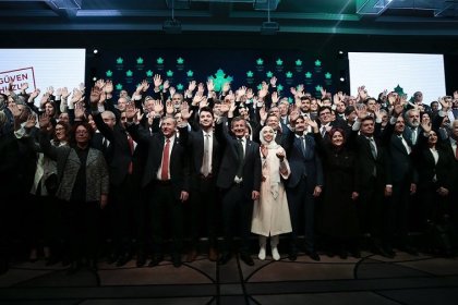 Gelecek Partisi olağanüstü kongresinde, siyasi faaliyetlere son verme ve partiyi feshetme kararı kabul edildi