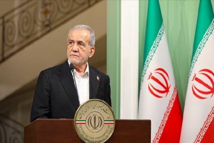 İran Cumhurbaşkanı Pezeşkiyan ile Fransa Cumhurbaşkanı Macron görüştü