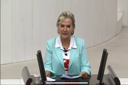 İstanbul Milletvekili Nimet Özdemir CHP'den istifa etti