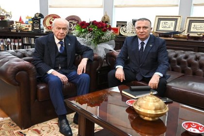 İzzet Ulvi Yönter MHP'de deprem etkisi yaratan 'MHP’ye sızan ajan' iddiası ile istifa etti