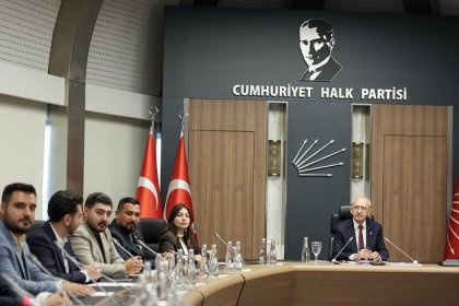 Kemal Kılıçdaroğlu, CHP Gençlik Kolları Başkanı ve yönetimini kabul etti