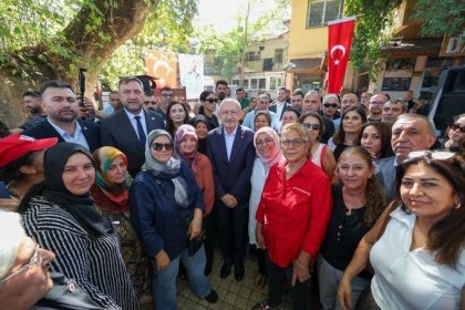 Kemal Kılıçdaroğlu, İzmir’in Buca İlçesine Bağlı Kaynaklar Köyü’nde vatandaşlarla bir araya geldi