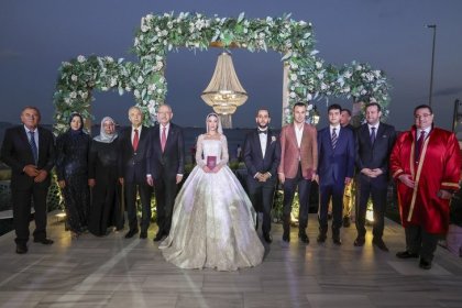 Kemal Kılıçdaroğlu Tuğçe Bekmez ile Sinan Ok’un nikah şahitliğini yaptı