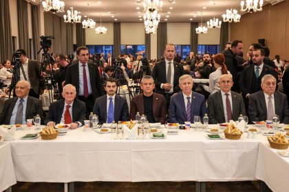 Özgür Özel: Aramıza Nifak Sokmaya, Farklılıklardan Kavga Çıkarmaya Çalışanlara Karşı Kol Kola Yürümeye Kararlıyız