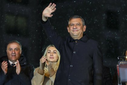 Özgür Özel, Ataşehir'de konuştu: Derhal yargılama istiyoruz, tutuksuz yargılama istiyoruz. Biz kendimize güveniyoruz, televizyondan canlı yayın istiyoruz!