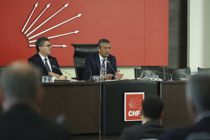 Özgür Özel, CHP'li il başkanları ile CHP Genel Merkezinde toplantı yaptı
