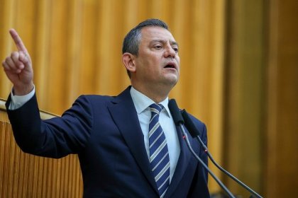 Özgür Özel: Cumhuriyet Halk Partisi gelecek, tüm işçiler sendikal haklarına kavuşacaklar