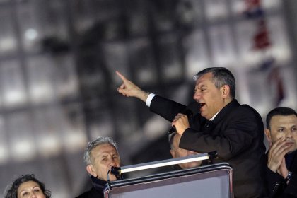 Özgür Özel'den Adalet Bakanı Özgür Özel'e: ‘4 Tapum Var’ Diyorsun, Açıklamadığın Konutun Vergisini Yatırmış, Diğerinde Taksitleri Ödemişsin