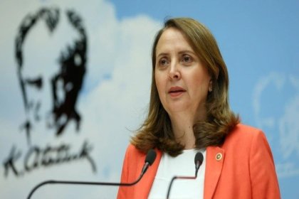 Semra Dinçer, Cumhuriyet Halk Partisi'nin yurt dışındaki örgütlenmesi; kişilerin değil, üyelerimizin ortak emeğinin, demokratik iradesinin ve yüz yılı aşan kurumsal birikiminin eseridir