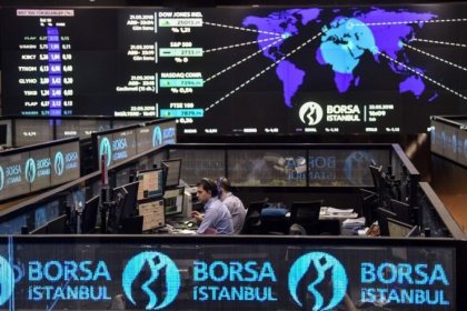 SPK'dan borsada çok sayıda işlem yasağı geldi: Bazı kişiler hakkında suç duyurusunda bulunuldu