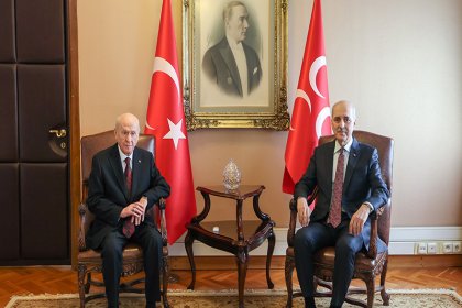 TBMM Başkanı Numan Kurtulmuş, Komisyonda yer alan siyasi parti başkanları ziyaretinin ilkini MHP Genel Başkanı Devlet Bahçeli'ye yaptı