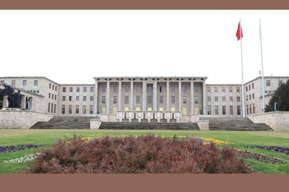 TBMM Genel Kurulunda, bu hafta TSK ile ilgili düzenlemeleri de içeren kanun teklifi ile 12. Yargı Paketi görüşmeleri var