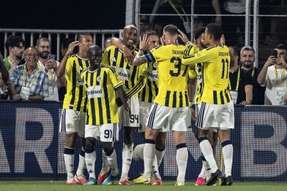 UEFA Şampiyonlar Ligi 3. eleme turu ilk maçı: Fenerbahçe 2-0 Sturm Graz