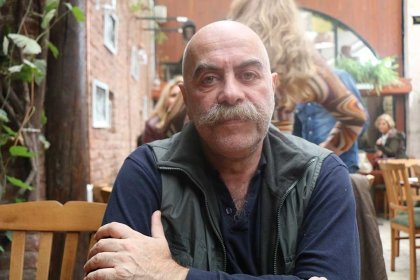 Uyuşturucu operasyonunda gözaltına alınan yönetmen Ezel Akay adli kontrol ile serbest; kardeşi tutuklandı