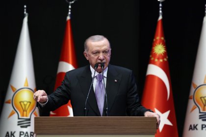 Haymana Belediye Başkanı Levent Koç AK Parti'ye katıldı: Rozetini Erdoğan taktı